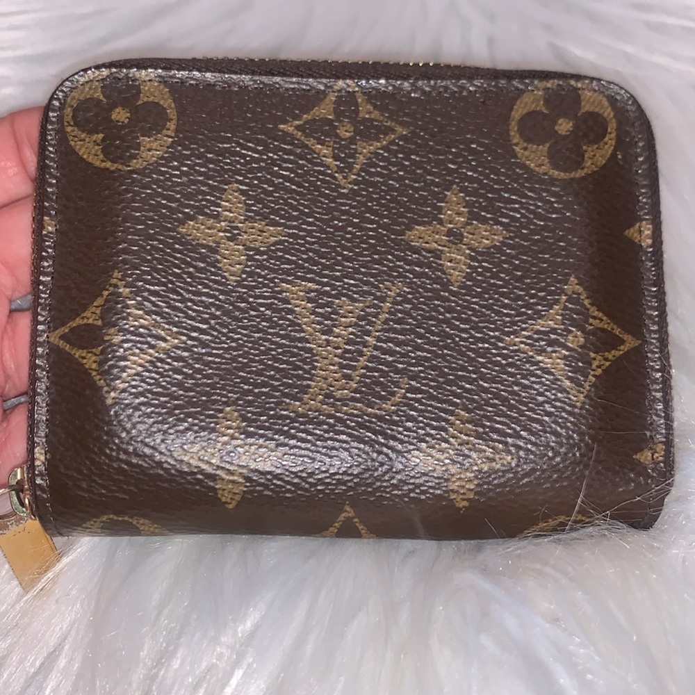 Louis Vuitton Monogram Zippy coin wallet pouch (code#RA2179)